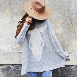 Show Me Your Mumu S Gray White Oversized Mellow Fireside Sweater Bull Skull